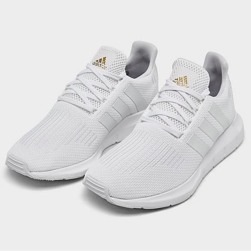 Adidas Women’s Swift Run Size 9